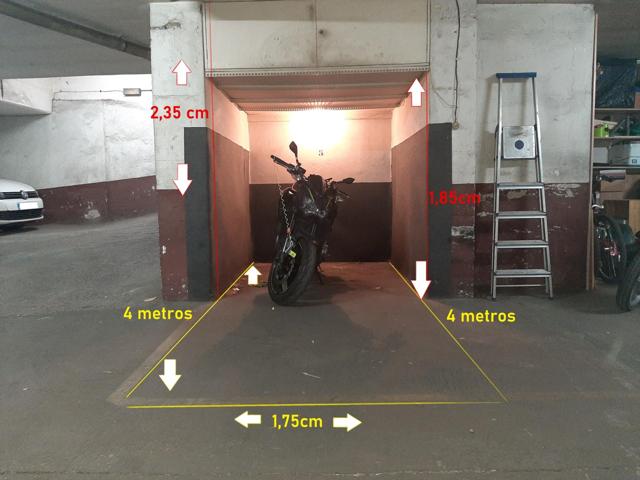 PARKING EN VENTA PARA VEHICULO PEQUEÑO O 2 MOTOS EN C-MOSSÈN QUINTÍ MALLOFRÉ (SANT ANDREU) photo 0