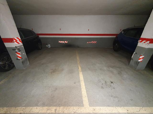 PARKING DOBLE EN BARCELONA ZONA LA SAGRERA!! photo 0