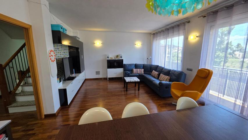 CASA CON PISCINA CUBIERTA Y PLAZA DE PARKING!! photo 0