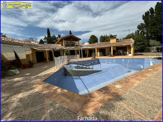 Exclusivo chalet con gran parcela de 9.278 m2 y piscina privada en Santomera photo 0