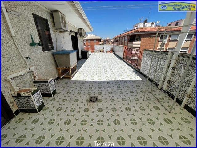 Ático de 4 dormitorios, 2 baños, con 68 m² de terraza photo 0