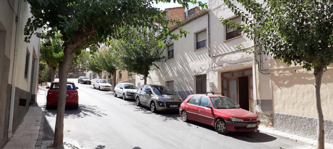 CASA FAMILIAR DE CINCO HABITACIONES Y LOCAL COMERCIAL EN TÍJOLA ( ALMERÍA ). photo 0