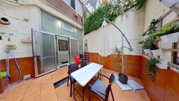 Preciosa planta baja de 70m² con terraza de 20m², con acceso directo desde calle y desde portería photo 0