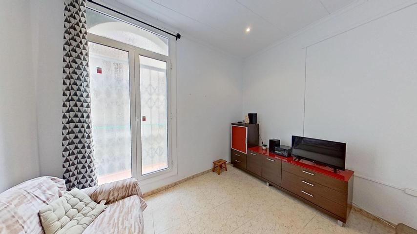 Piso muy cuadrado para entrar a vivir, exterior con balcón. photo 0
