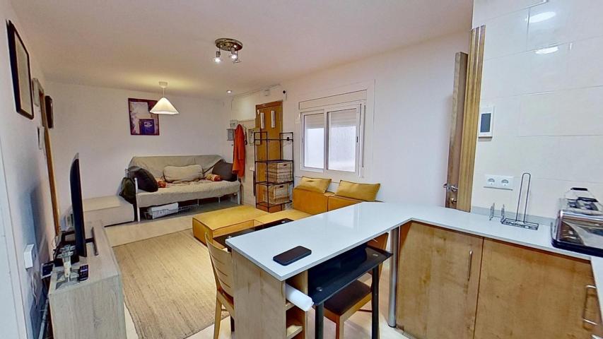 Bonito piso de 2 habitaciones para entrar a vivir photo 0