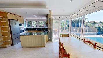 Preciosa casa totalmente exterior con gran jardín con piscina photo 0