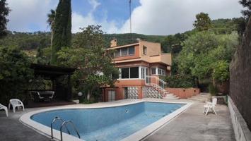 Preciosa casa totalmente exterior con gran jardín con piscina photo 0