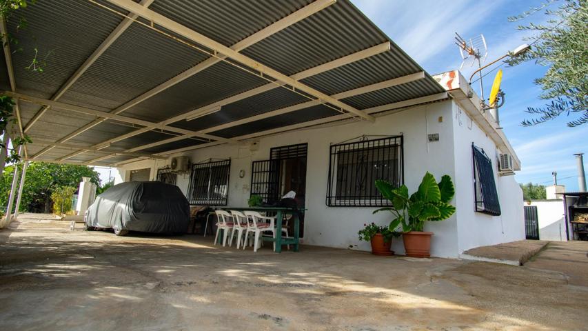 Casa de campo en buen estado en una de las zonas más demandadas de la ciudad de Elda. photo 0