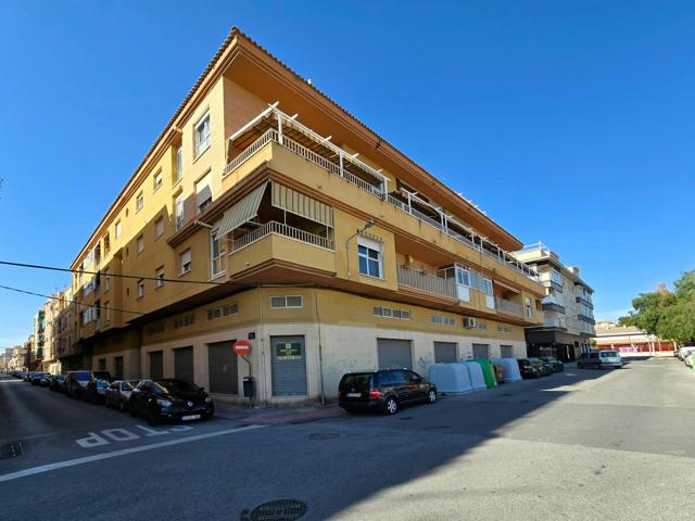 Amplia vivienda con patio photo 0