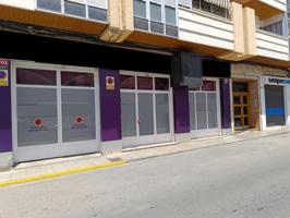 Local comercial, en una ubicación inmejorable, c- Pablo Iglesias -junto Avda. de Chapi- ideal para cualquier tipo de negocio, taller, oficinas... photo 0