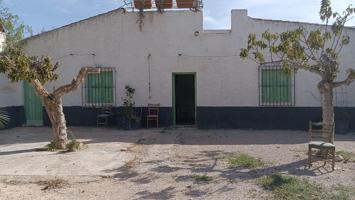VENTA CASA CON TERRENO photo 0