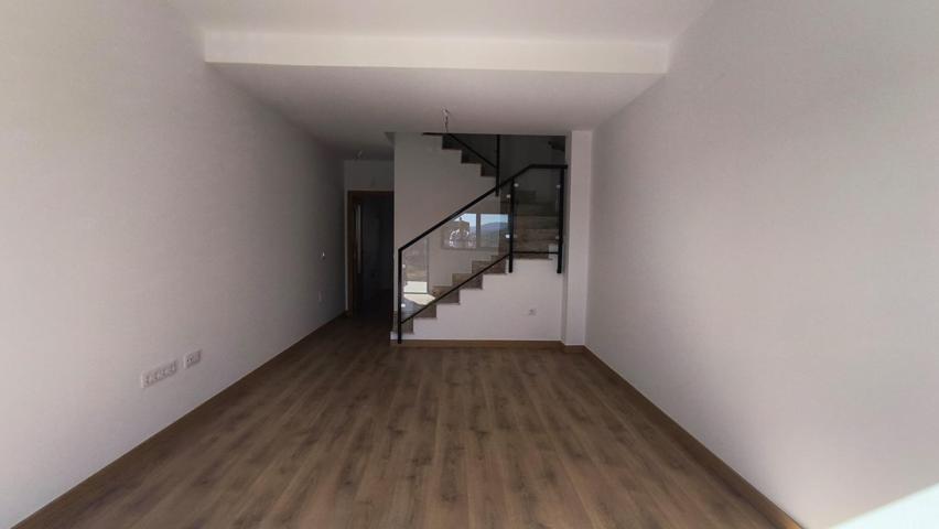 VENTA DE DUPLEX EN LOS GARRES photo 0