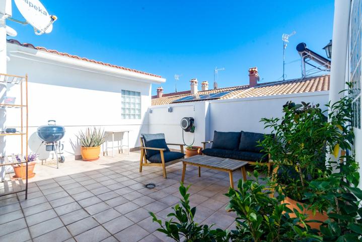 SE VENDE AMPLIA CASA EN ALGUAZAS photo 0