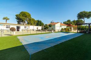 SE VENDE ESPECTACULAR CHALET EN LOS CONEJOS photo 0