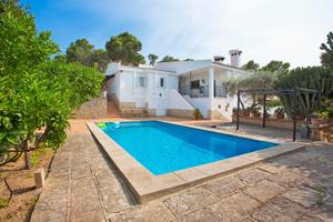 CHALET FAMILIAR DE ESTILO MEDITERRANEO EN FRENTE DE LA PLAYA EN SANTA PONSA photo 0