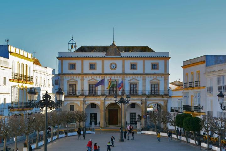 *Casa Convertida en Tres Apartamentos en Plaza España, Medina Sidonia. ¡30% de RENTABILIDAD!* photo 0