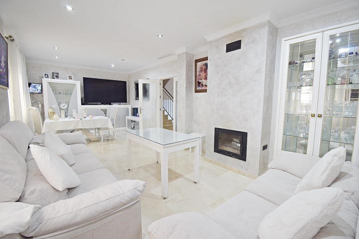 🏡 ¡ESPECTACULAR CASA PAREADA EN CAMPO DE GOLF! 🏌️‍♂️✨ photo 0