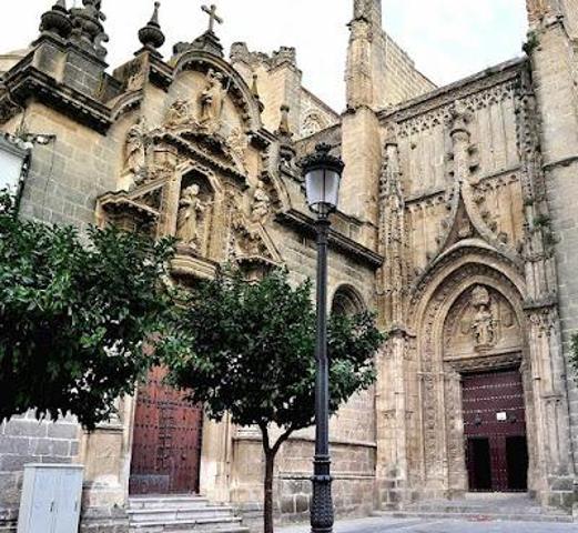 ¡Oportunidad única en el corazón de Jerez! Espectacular casa en San Miguel con garaje independiente photo 0
