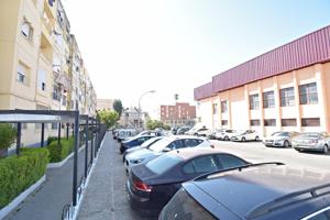 🏡 Vivienda de 3 dormitorios transformada en local comercial Uso mixto: comercial y residencial photo 0