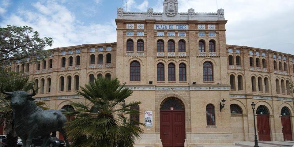 CASA 4 DORMITORIOS, PATIO Y AZOTEA 170 METROS CERCA DE LA PLAZA REAL DE EL PUERTO photo 0