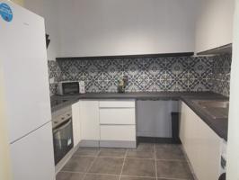 SOLO PARA INVERSORES, VIVIENDA EN CENTRO DE CADIZ RECIEN REFORMADA. photo 0