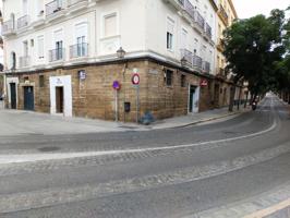 Local en el centro histórico de Cádiz photo 0