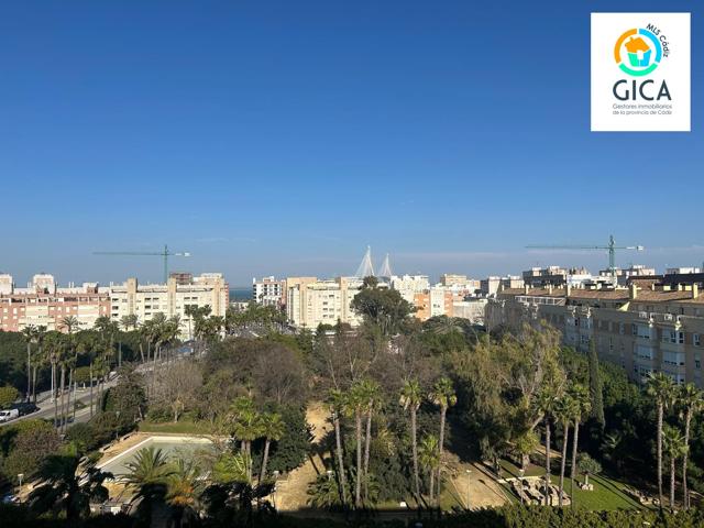 Piso señorial en plena avenida de Andalucía + garaje opcional con trastero photo 0