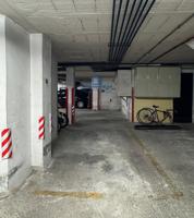 Amplia plaza de garaje en venta junto a calle Velázquez photo 0