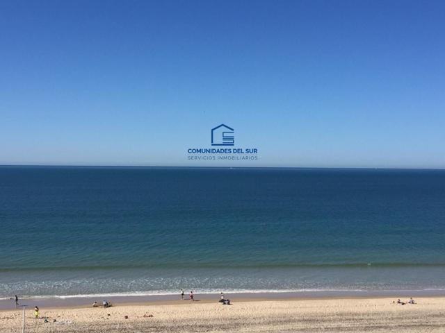 Oportunidad en la Urbanización Fuentebravía: Piso a 2 minutos del mar photo 0