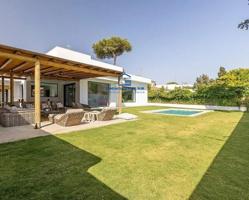 Chalet de Diseño en Vistahermosa a Escasos Metros de la Playa y el Golf photo 0