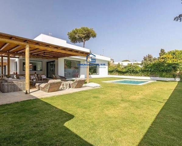 Chalet de Diseño en Vistahermosa a Escasos Metros de la Playa y el Golf photo 0