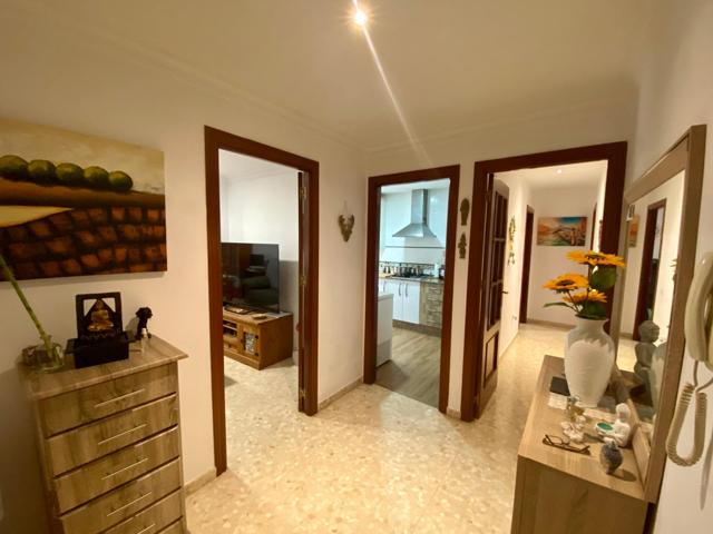 Piso céntrico, soleado y con mucho potencial: listo para vivir o invertir photo 0