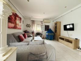 Vive en el centro con espacio exterior: casa en planta alta con terraza, patio y trastero en San Fernando photo 0