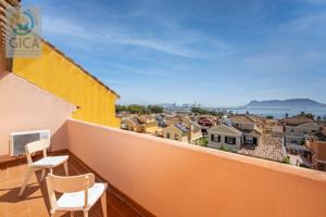Vistas, amplitud y calma: un hogar único frente a la bahía de Algeciras photo 0