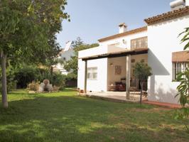 🏡 Chalet independiente con encanto andaluz, jardín y porche, en parcela de 500 m² photo 0