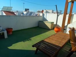 Una casa luminosa y con una azotea que invita a soñar a unos pasos del centro photo 0