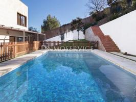 Magnífica casa en venta con jardín, vistas y piscina en Vallvidrera!!! photo 0