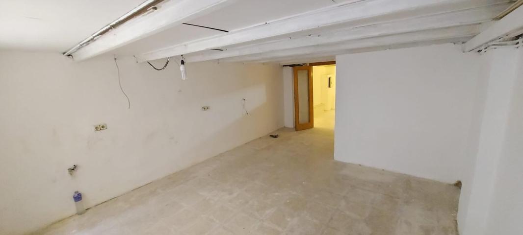Antiguo local reformado con vivienda photo 0