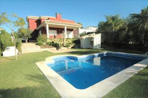 PRECIOSO Y AMPLIO CHALET INDEPENDIENTE URBANIZACIÓN BENAGOLF photo 0