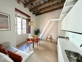 SE VENDE PISO EN CIUTAT VELLA photo 0