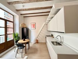 SE VENDE PISO EN CIUTAT VELLA photo 0