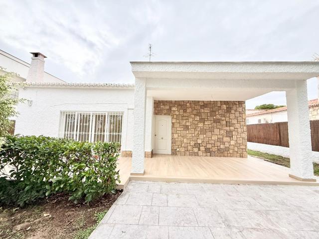 SE ALQUILA CHALET REFORMADO EN ROCAFORT. photo 0