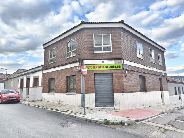 Casa con Local Comercial y piso. photo 0