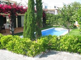 Casa aislada situada en una Urbanización de Sant Feliu de Guíxols, cerca de la playa de S'agaró. photo 0