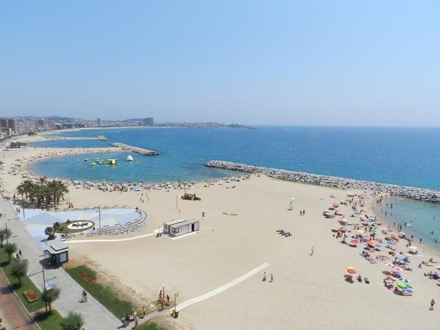 Apartamento situado en primera línea de la playa en el Passeig Josep Mundet photo 0