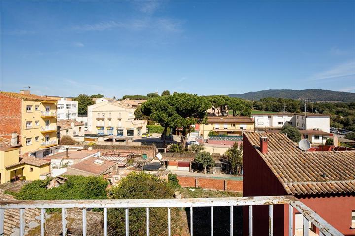 Piso para reformar en el centro de Calonge. photo 0