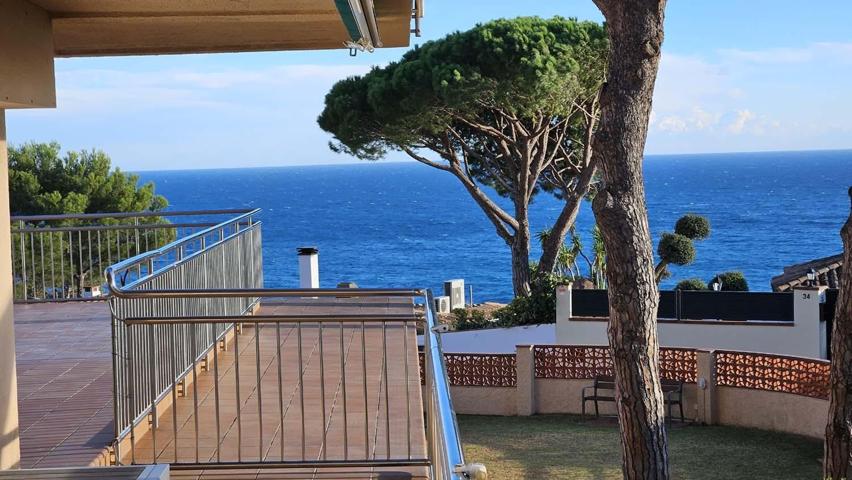 Apartamento con vistas al mar y a la montaña, muy bien orientado. photo 0