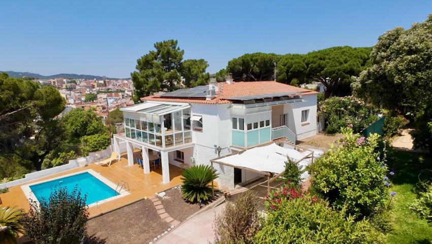 Encantadora casa en la Urbanización de La Pineda Fosca, maravillosas vistas al mar. photo 0