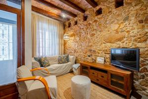 Casa con un encanto especial, en pleno centro de Sant Feliu, totalmente reformada. photo 0