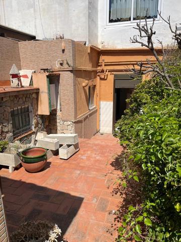 Vivienda en planta baja, para reformar, muy cerca del centro peatonal. photo 0
